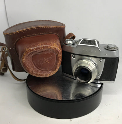 Exa . II a35mm Film SLR Camera, E. Ludwig Meritar f/2.9 50mm lens & case /1030