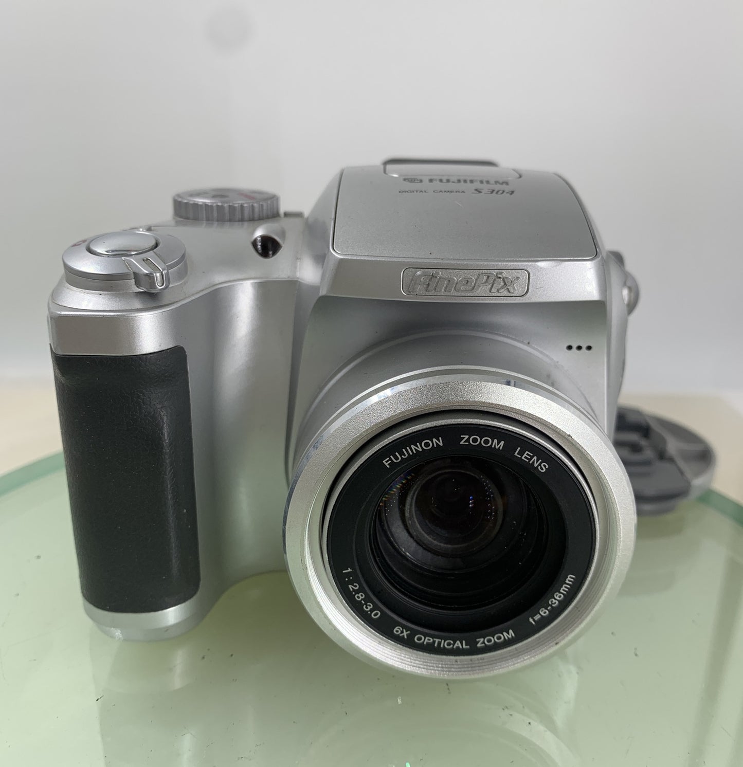 Fujifilm FinePix S304 3.2MP Digital Camera - Silver GOOD CONDITION, TESTED-7801