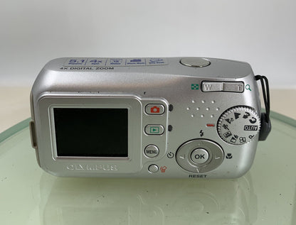 Olympus Camedia C-180 5.1MP Compact Digital Camera Silver NO CARD Tested - 8664