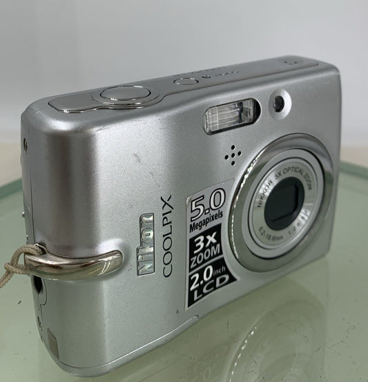 Nikon Digital Camera Coolpix L10 5.0MP NO CARD NO CHARGER SILVER TESTED - 7700