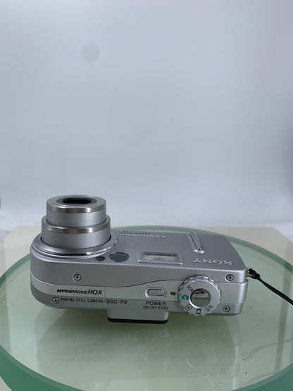 SONY Cybershot DSC-P9 Digital Camera SILVER 4MP + CHARGER + WIRE TESTED - 6866