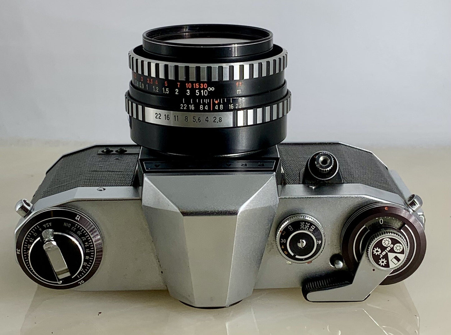 VINTAGE PRAKTICA NOVA SLR CAMERA + CASE + TESSAR 2.8 / 50 LENS + BOX - 5147