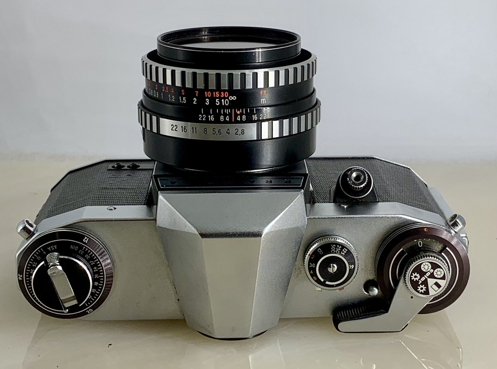 VINTAGE PRAKTICA NOVA SLR CAMERA + CASE + TESSAR 2.8 / 50 LENS + BOX - 5147