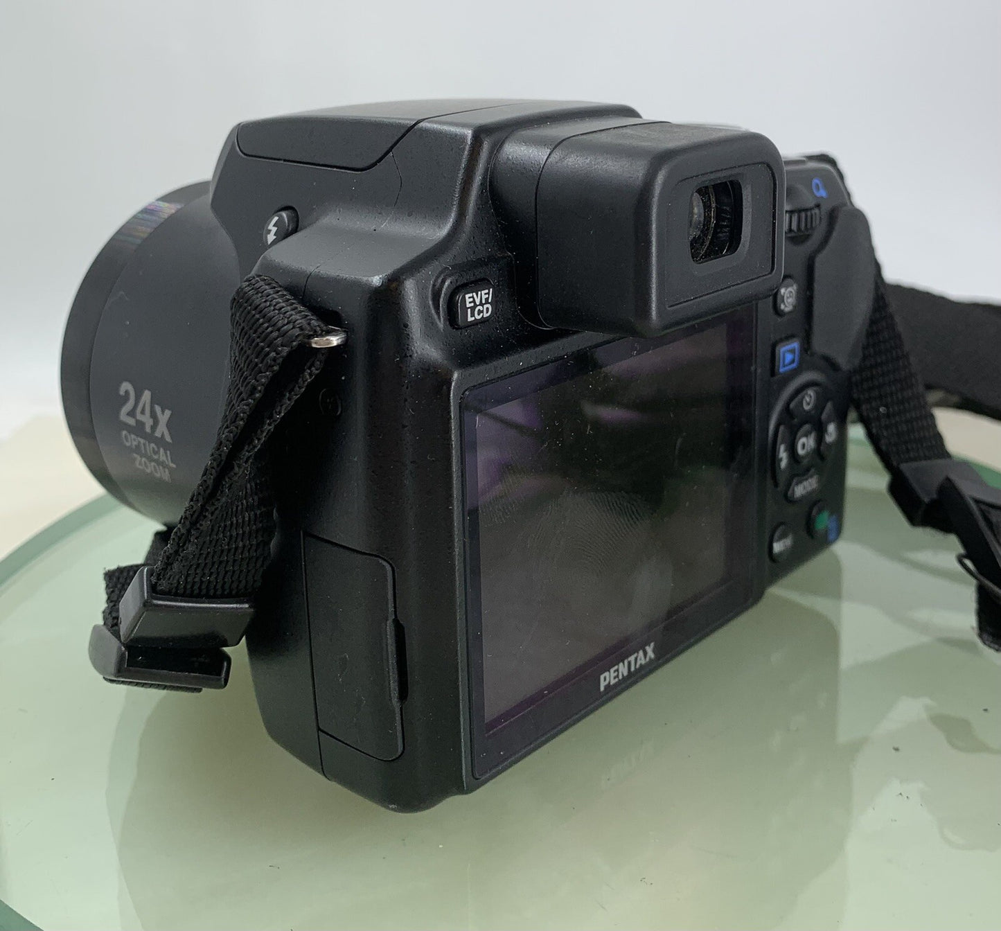 Pentax X70 SR DIGITAL CAMERA BLACK 24X OPTICAL ZOOM + CHARGER TESTED - 8235