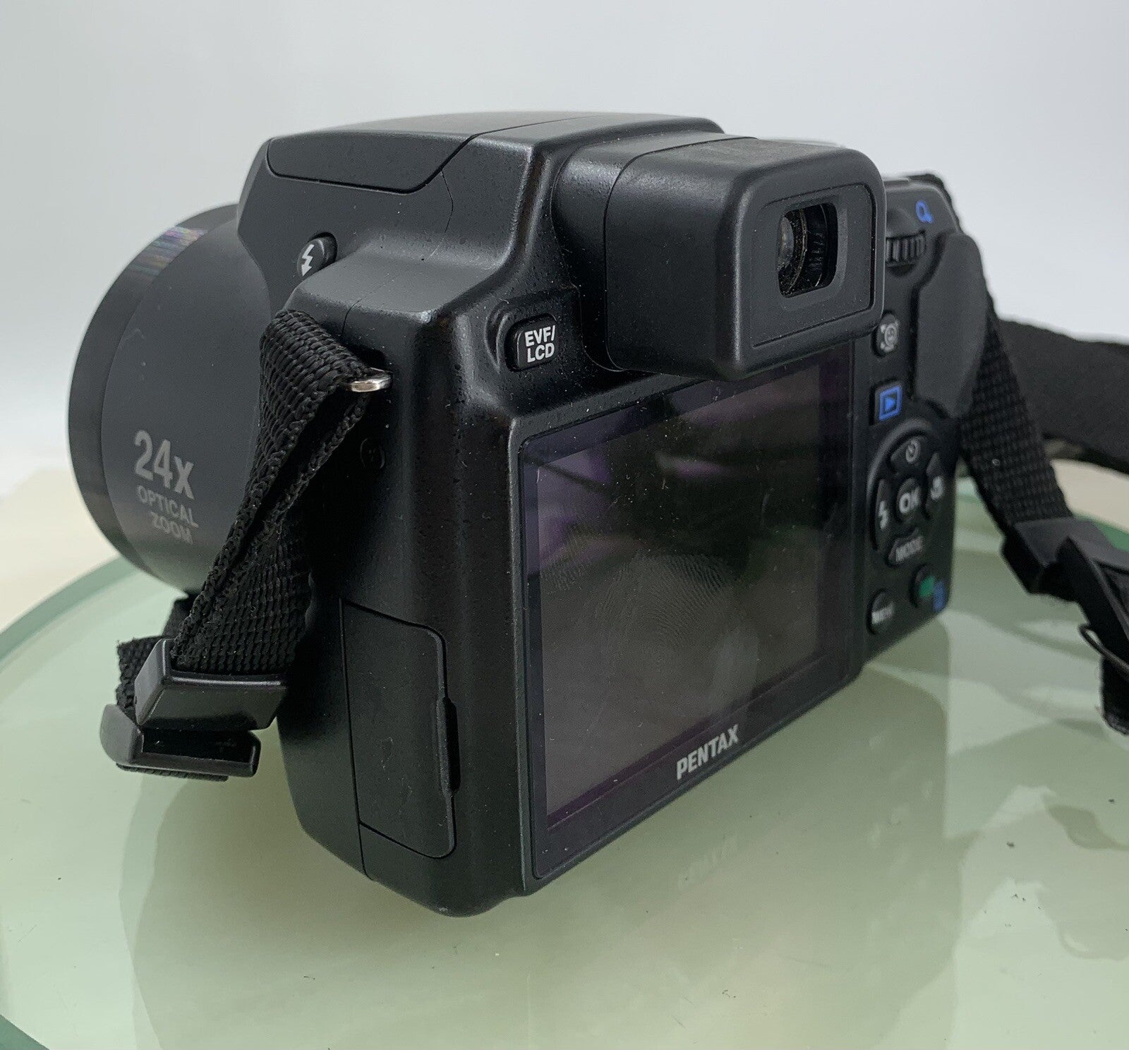 Pentax X70 SR DIGITAL CAMERA BLACK 24X OPTICAL ZOOM + CHARGER TESTED - 8235
