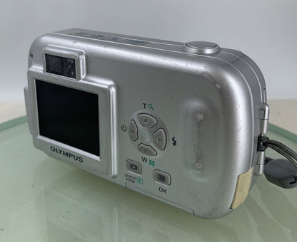 Olympus Camedia C-150 2.0MP-COMPACT DIGITAL CAMERA SILVER  - TESTED - 2417