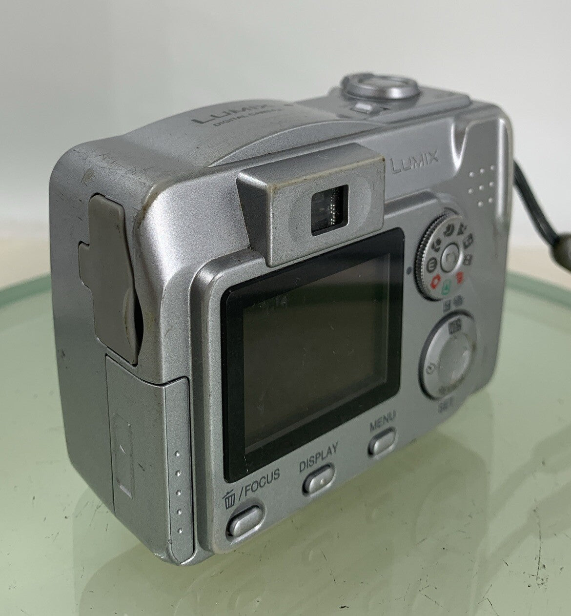 Panasonic LUMIX DMC-LC80 5.0MP COMPACT  DIGITAL CAMERA NO CARD TESTED - 3414