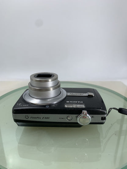 Fujifilm Digital Camera FinePix F480 8.2MP BLACK WITH CHARGER TESTED - 806