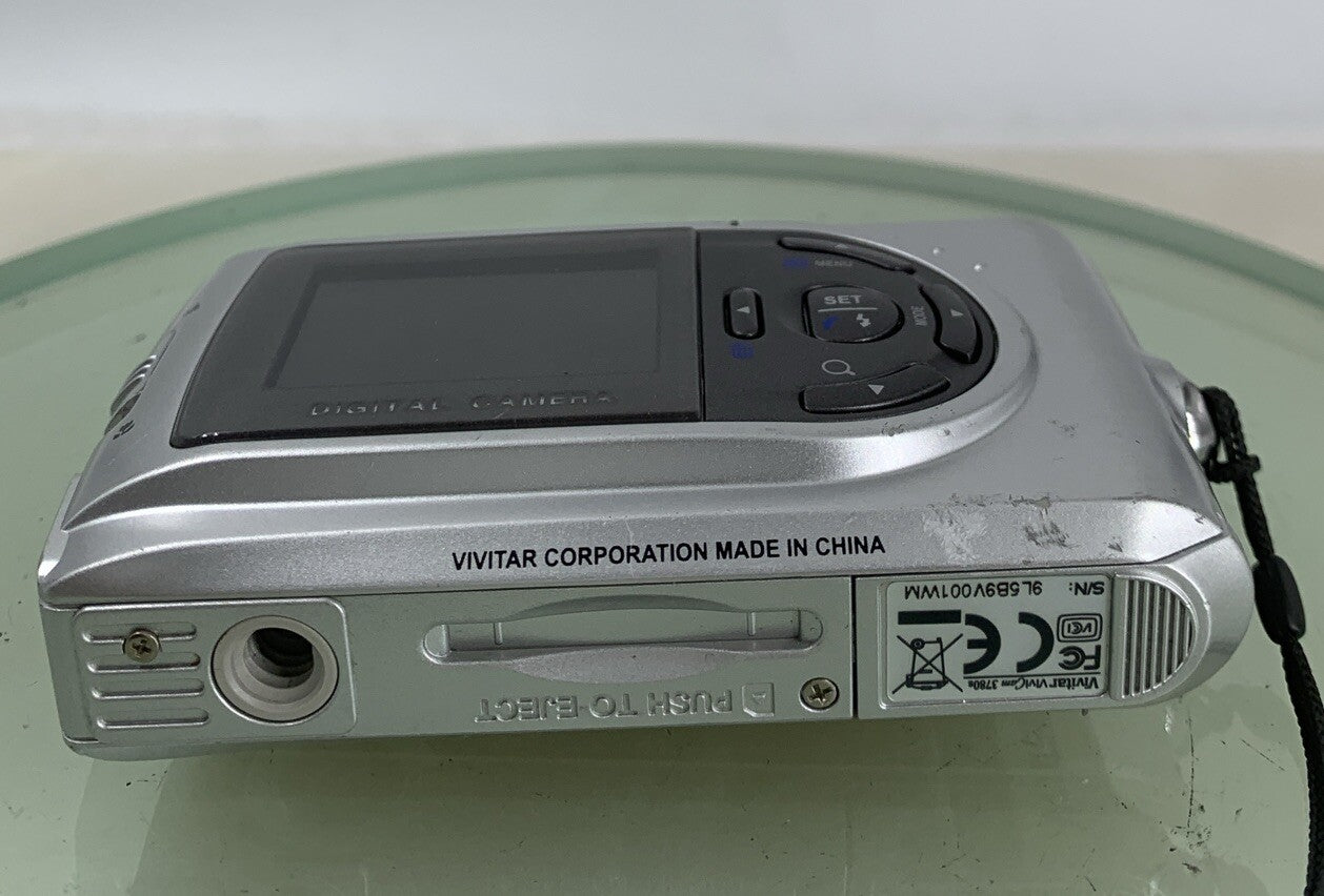 Vivitar Vivicam 3780s 3.0MP COMPACT DIGITAL CAMERA SILVER NOBATTERY TESTED - 2567