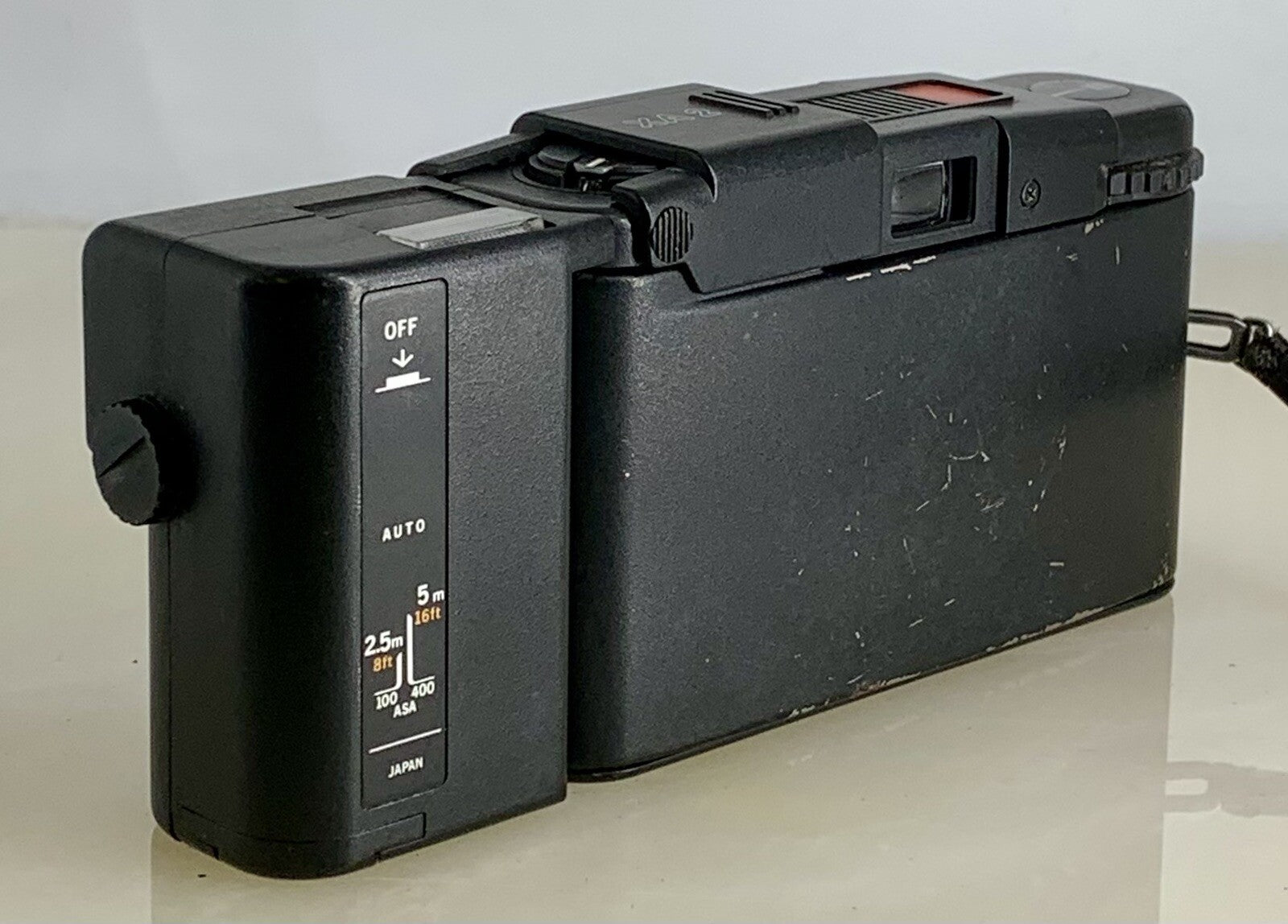 OLYMPUS XA2 Compact Camera 35mm Flash A11 D.ZUIKO 35mm f3.5 TESTED + Case 675