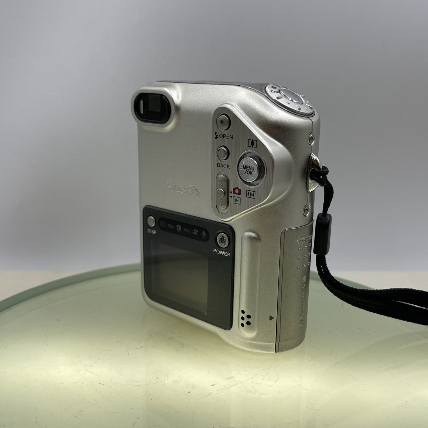 Fujifilm FinePix F601 Zoom 3.1MP Compact Digital Camera (LENS COVER FAULTY) #7198