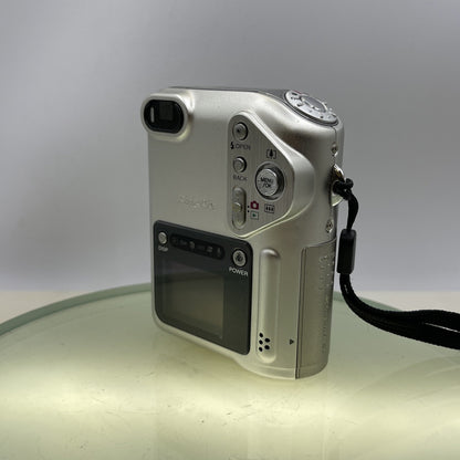 Fujifilm FinePix F601 Zoom 3.1MP Compact Digital Camera (LENS COVER FAULTY) #7198