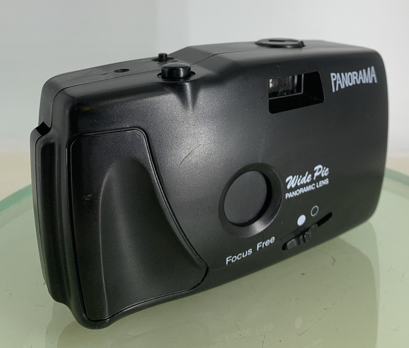 Panorama Wide Pic 35mm Film Point and Shoot Camera BLACK CLEAN TESTED - 7730