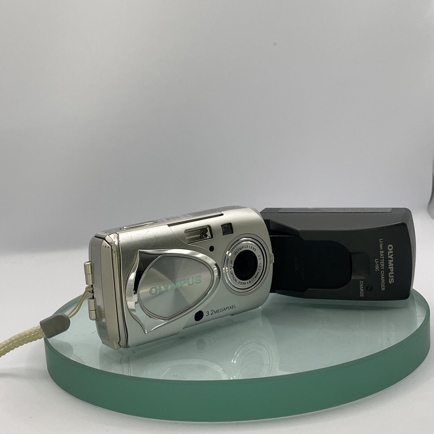 Olympus Mju 300 3.2MP Compact Digital Camera Silver Tested, Charger, Battery #970