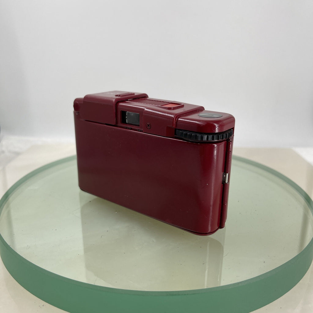 Rare Red Olympus XA 2 COMPACT FILM CAMERA w/ D. Zuiko 35mm F/3.5 Lens TESTED 9205