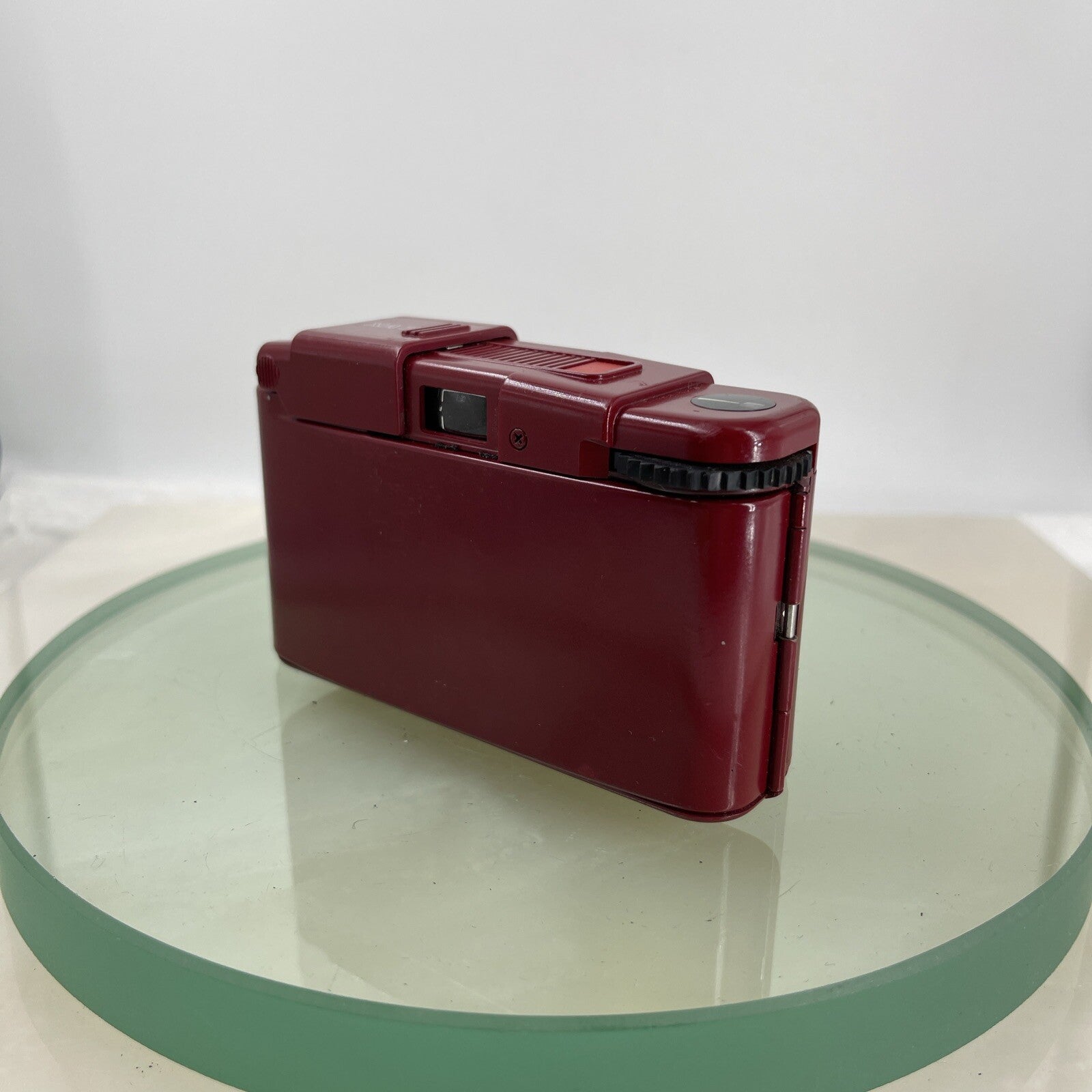 Rare Red Olympus XA 2 COMPACT FILM CAMERA w/ D. Zuiko 35mm F/3.5 Lens TESTED 9205