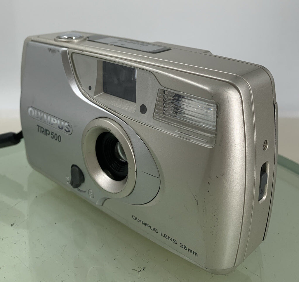 Olympus Trip 500 35mm Film Point and Shoot Camera NO BATTERY Silver TESTED - 3252