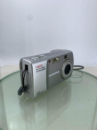 Vintage Olympus CAMEDIA C-310 Zoom SILVER CAMERA WITH COVER TESTED - 4692