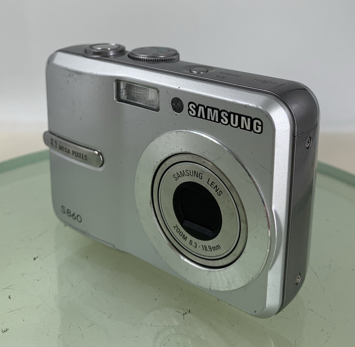Samsung S860 8.1MP COMPACT DIGITAL CAMERA SILVER WITH COVER TESTED - 2232