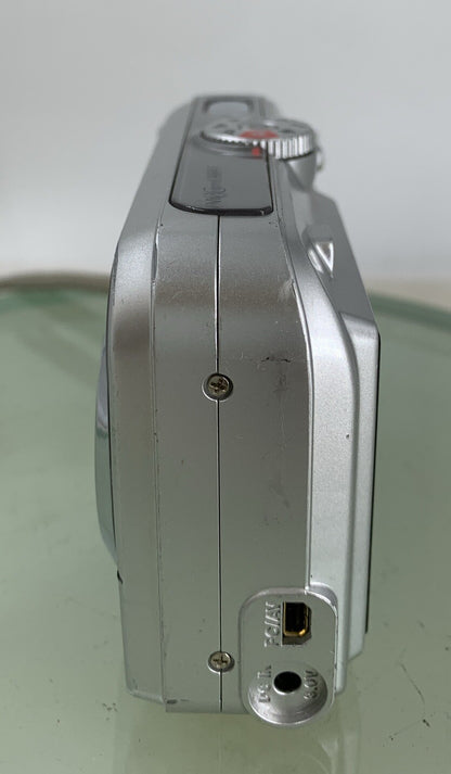 Vivitar Vivicam 4345 4.0MP Compact Digital Camera SILVER NO CARD TESTED - 7603