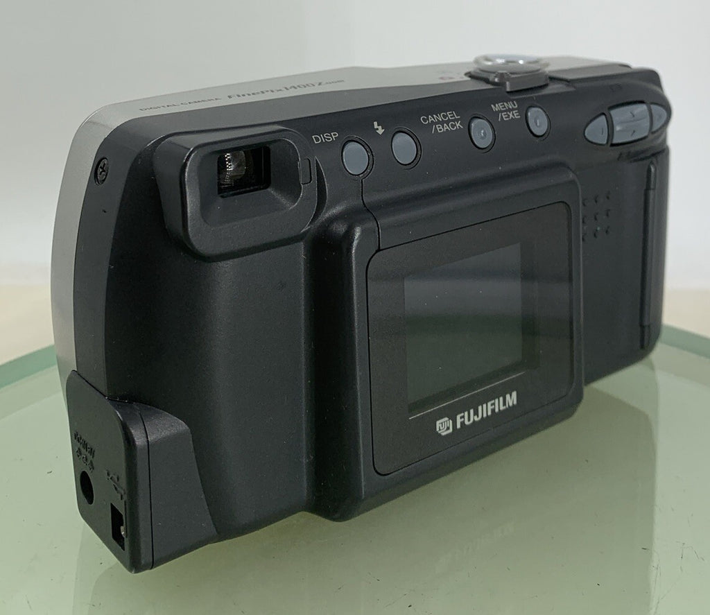 Fujifilm Digital Camera FinePix 1400 Zoom 1.3MP + 64MB CARD SILVER TESTED - 8464