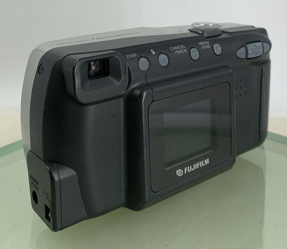 Fujifilm Digital Camera FinePix 1400 Zoom 1.3MP + 64MB CARD SILVER TESTED - 8464