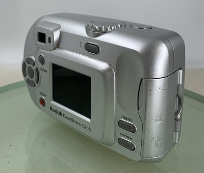Kodak EasyShare C300 3.2MP Compact Digital Camera SILVER 1 GB CARD TESTED - 6516