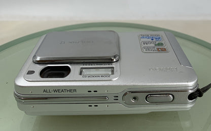 Nikon Coolpix S2 COMPACT DIGITAL CAMERA SILVER+ CHARGER, NO CARD TESTED - 2787