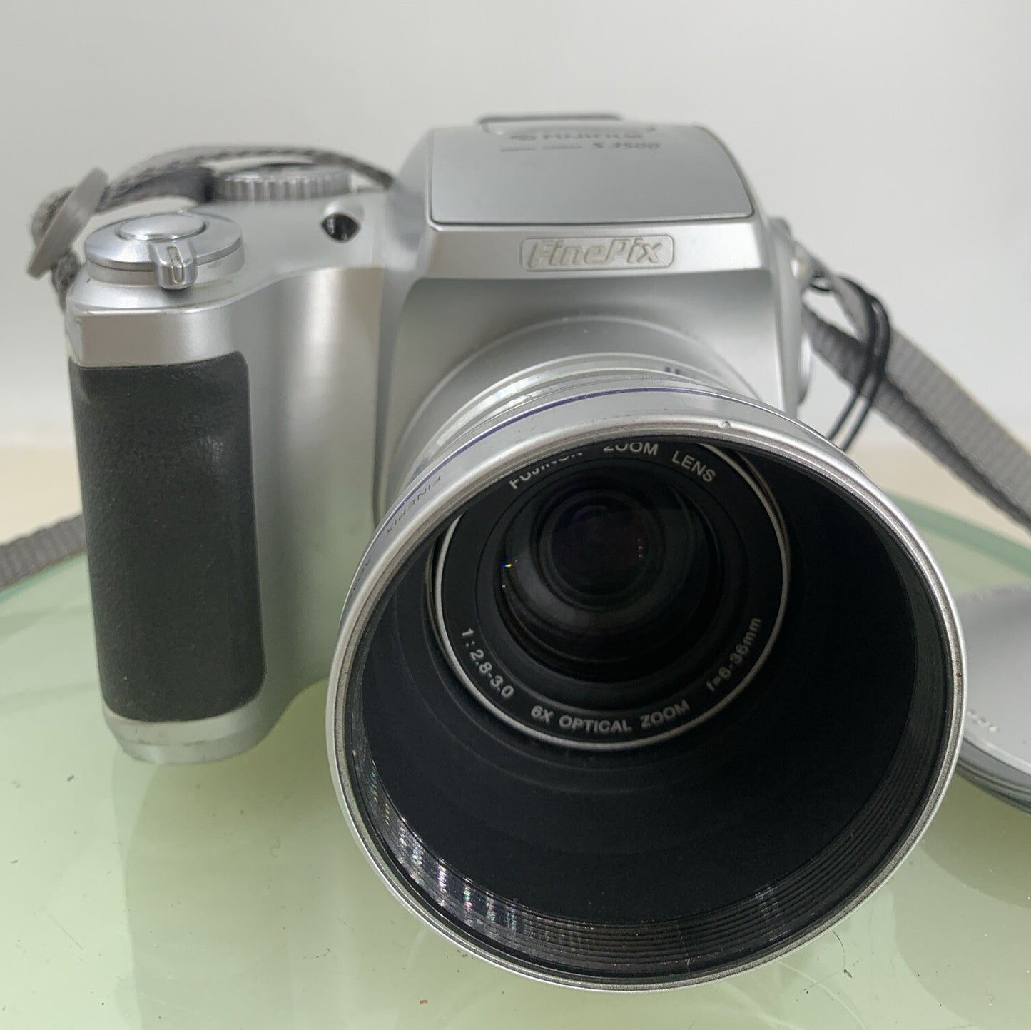 Fujifilm FINEPIX S3500 4.0MP COMPACT DIGITAL CAMERA SILVER NO CARD TESTED - 3491