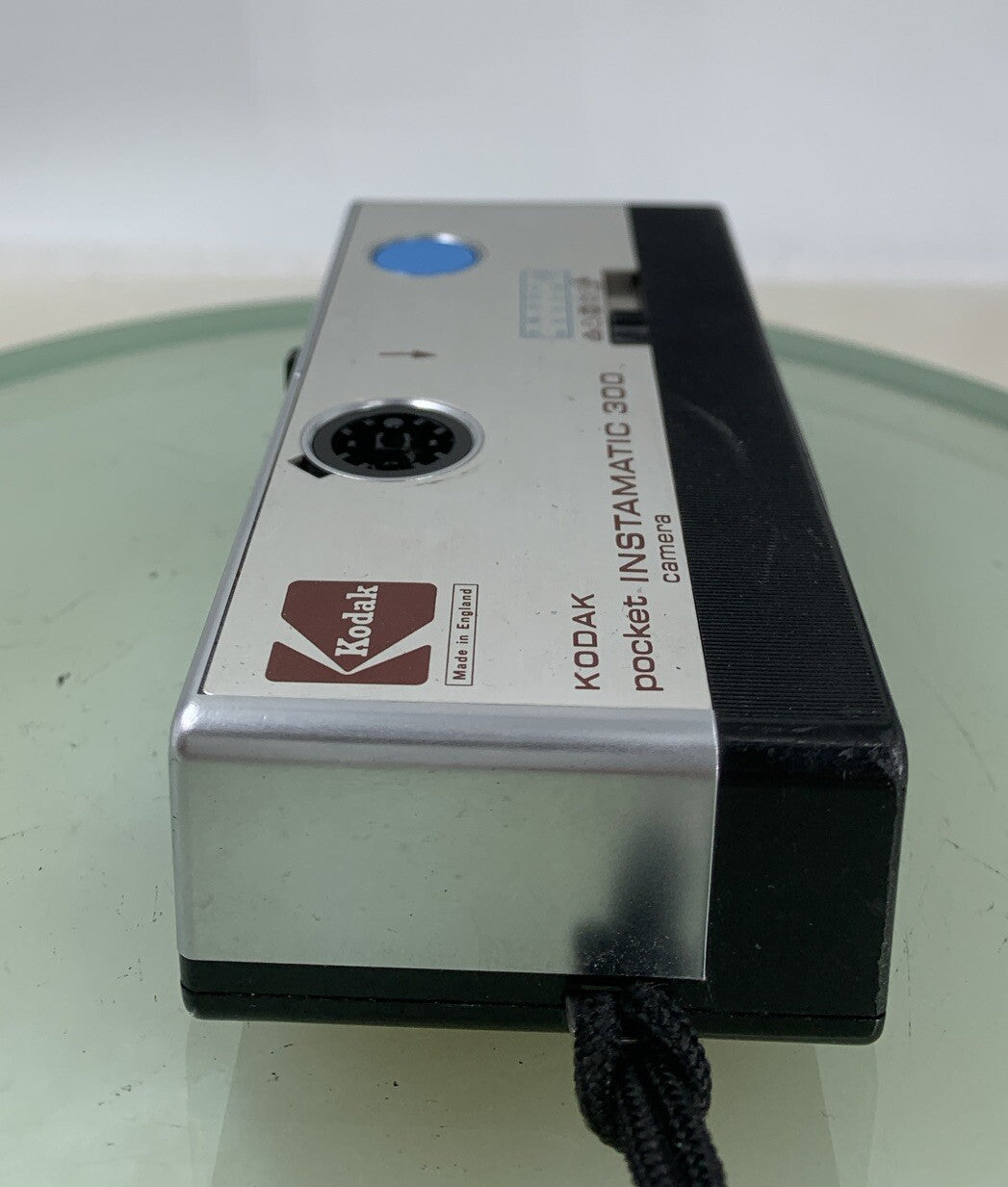 VINTAGE KODAK POCKET INSTAMATIC 300 CAMERA SILVER WORKING AND TESTED - 1353