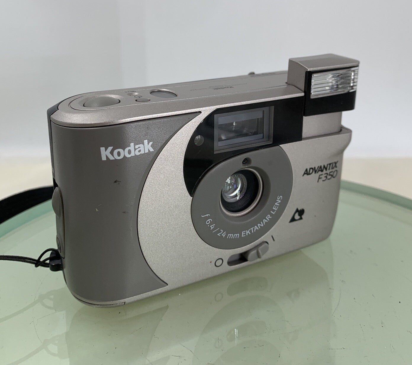 Kodak Advantix F350 SILVER CAMERA WITHOUT BATTERY - TESTED - 8390