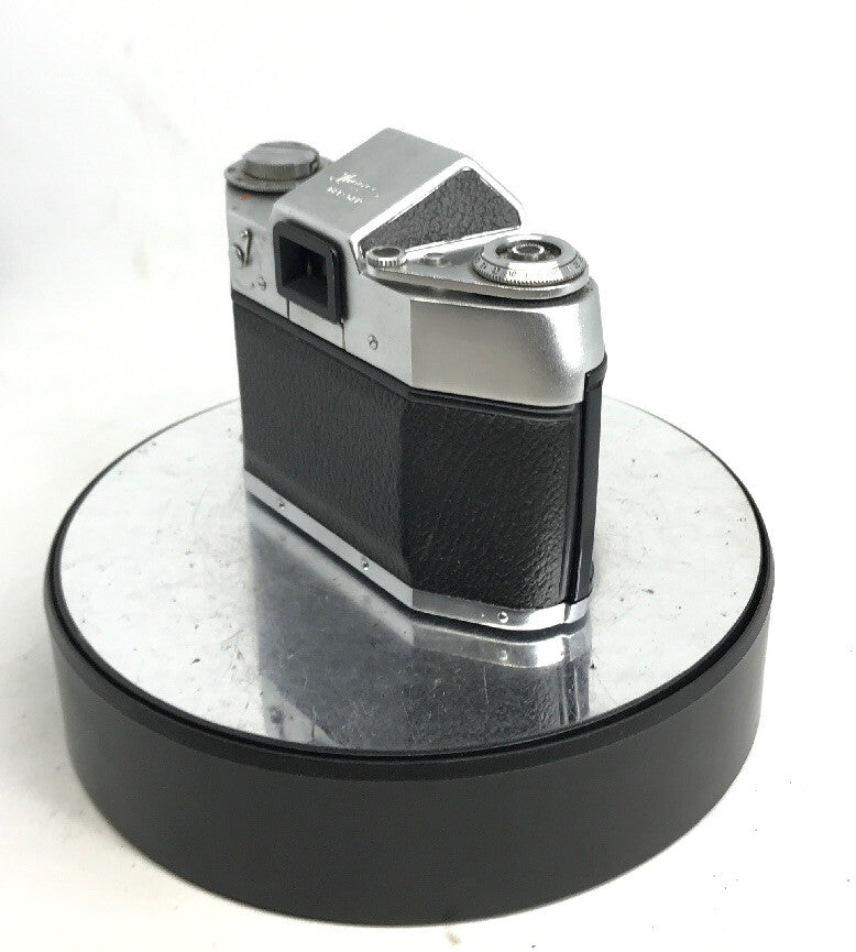 Exa . II a35mm Film SLR Camera, E. Ludwig Meritar f/2.9 50mm lens & case /1034