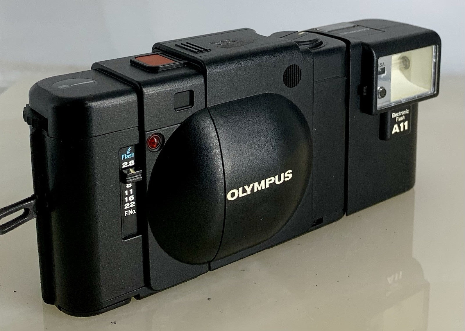 TESTEDOlympus XA 35mm Compact Rangefinder Film Camera A11 ELECTRIC FLASH #9230